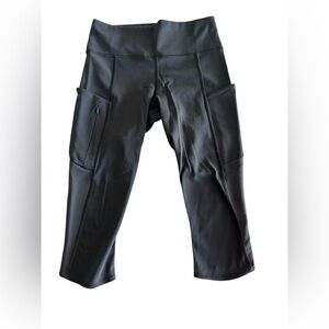 Women's Small Athleta Black Crop Leggings with Pockets Style #54023